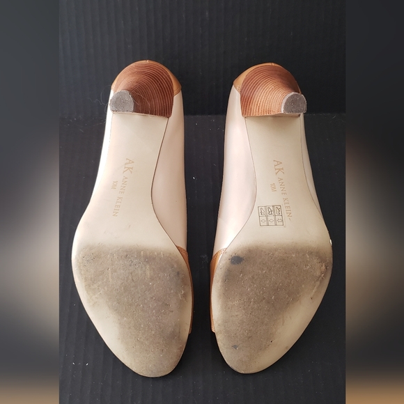 Anne Klein Women's Ivory & Natural Leather Open Toe Pumps. Size 10. - Picture 7 of 8